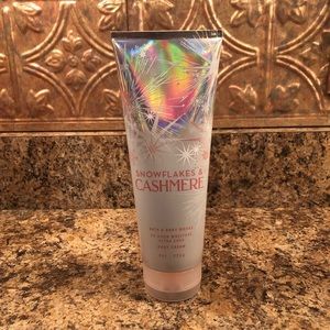 Bath & Body Works Snowflakes & Cashmere 24 Hour Moisture Ultra Shea Body Cream